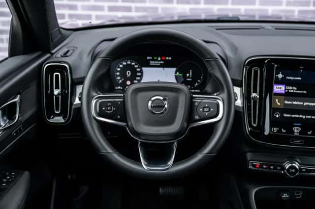 Volvo XC40 (2022) thumbnail 5