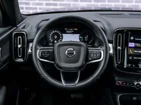 Volvo XC40 thumbnail 5