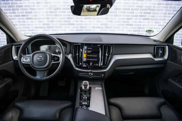 Volvo XC60 (2021) thumbnail 6