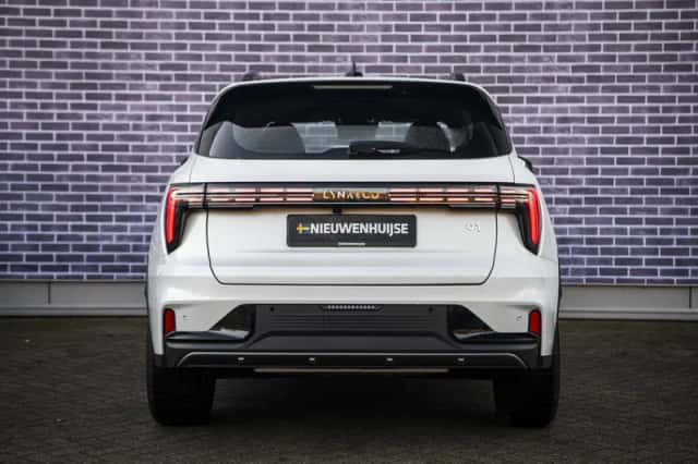 Lynk & Co 01 (2025) thumbnail 11