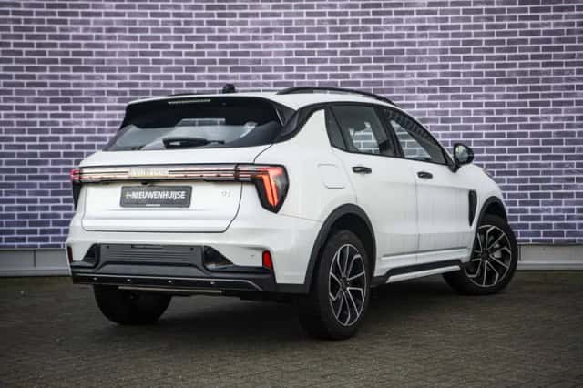 Lynk & Co 01 (2025) thumbnail 4
