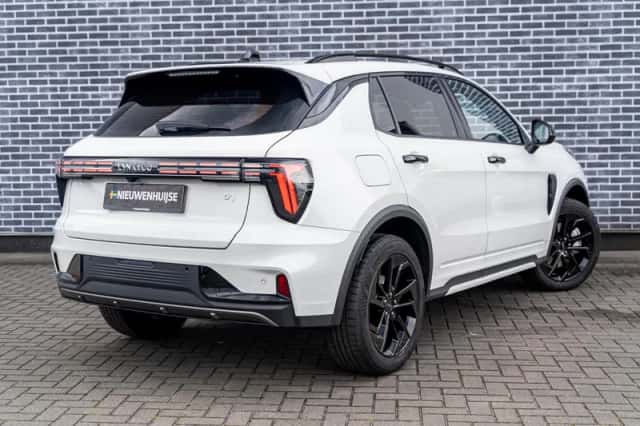 Lynk & Co 01 (2025) thumbnail 4