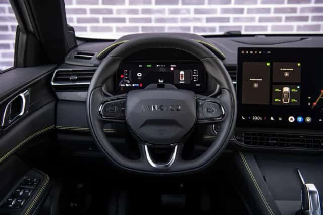 Lynk & Co 01 (2025) thumbnail 5