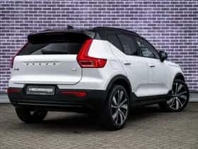 Volvo XC40 thumbnail 3