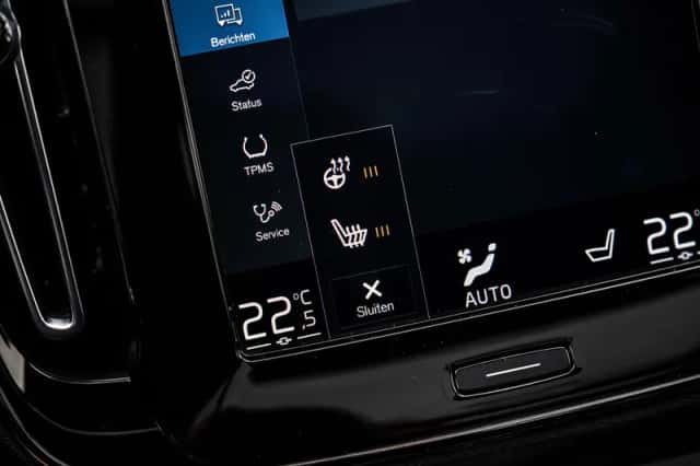 Volvo XC40 (2022) thumbnail 23