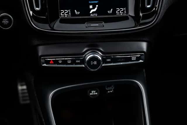 Volvo XC40 (2022) thumbnail 24