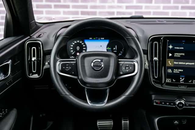 Volvo XC40 (2022) thumbnail 4