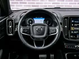 Volvo XC40 thumbnail 4