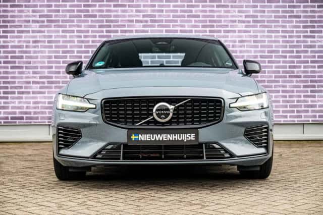 Volvo S60 (2024) thumbnail 11