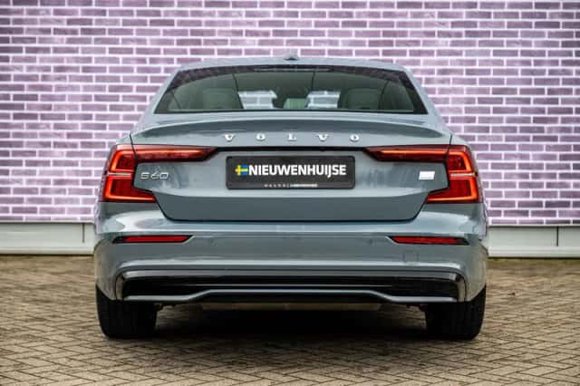 Volvo S60 (2024) thumbnail 12