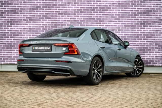 Volvo S60 (2024) thumbnail 4