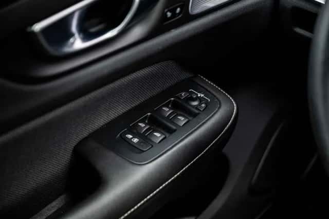 Volvo S60 (2024) thumbnail 32