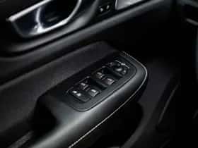 Volvo S60 thumbnail 32