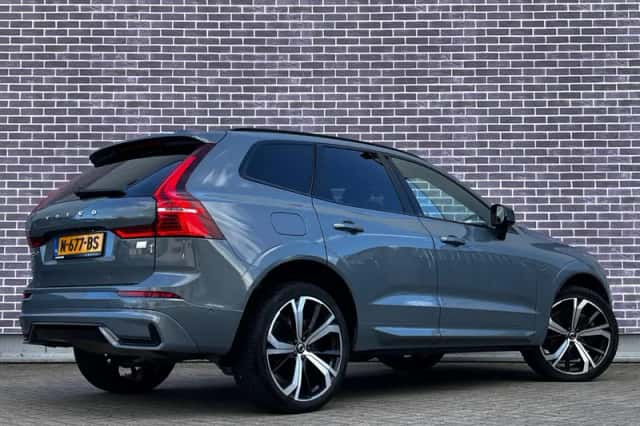 Volvo XC60 (2021) thumbnail 3