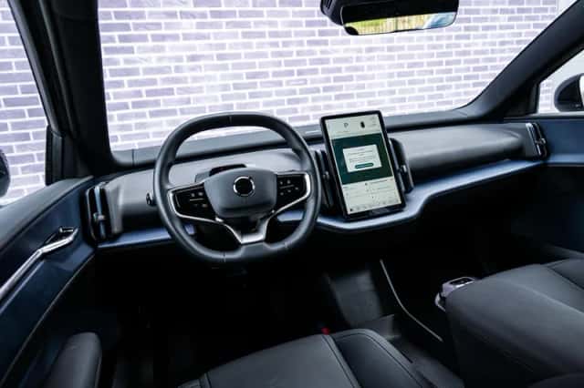 Volvo EX30 (2024) thumbnail 12