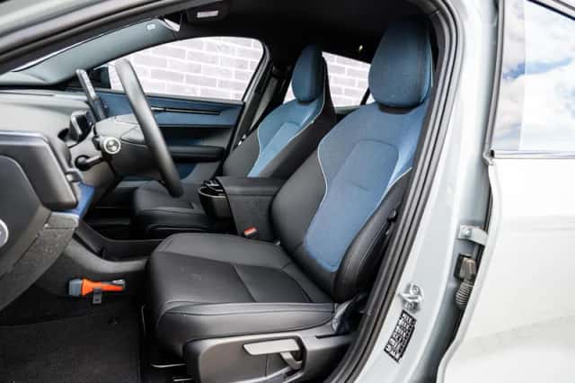 Volvo EX30 (2024) thumbnail 8