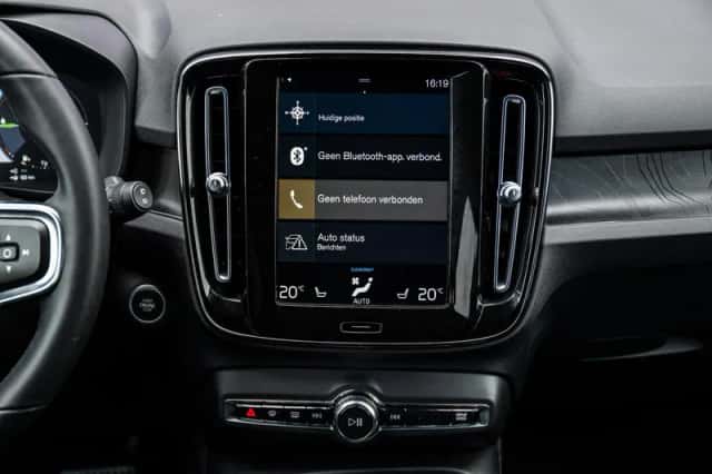Volvo XC40 (2022) thumbnail 14