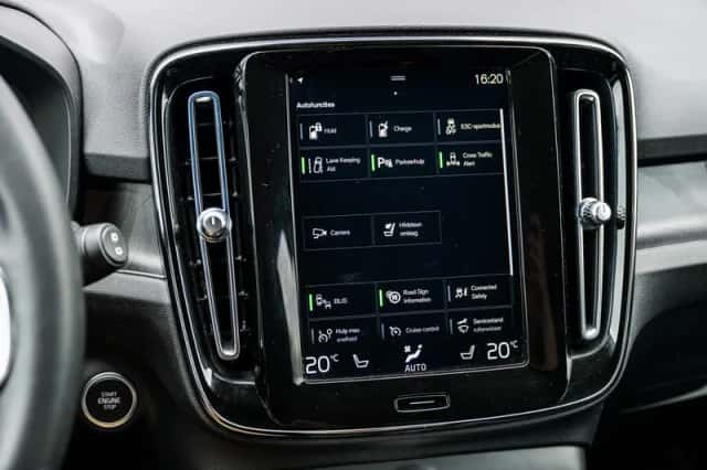 Volvo XC40 (2022) thumbnail 21