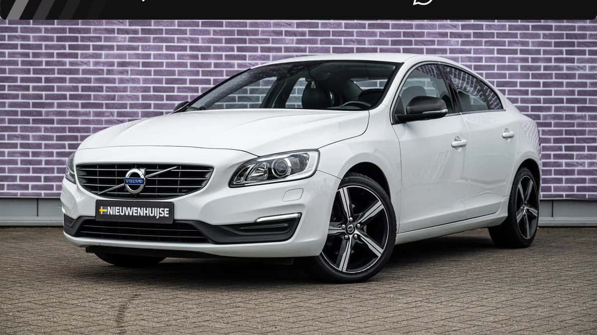 Volvo S60 — foto 1