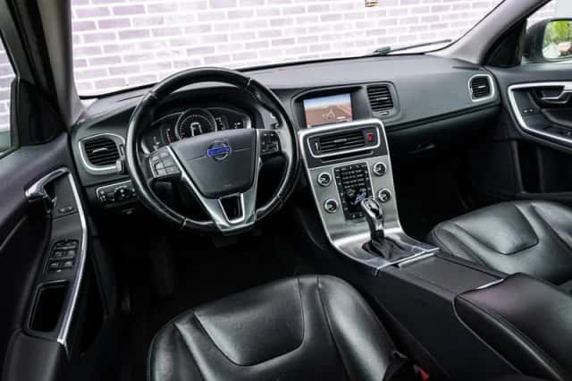 Volvo S60 (2017) thumbnail 12