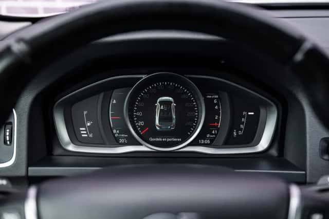 Volvo S60 (2017) thumbnail 14