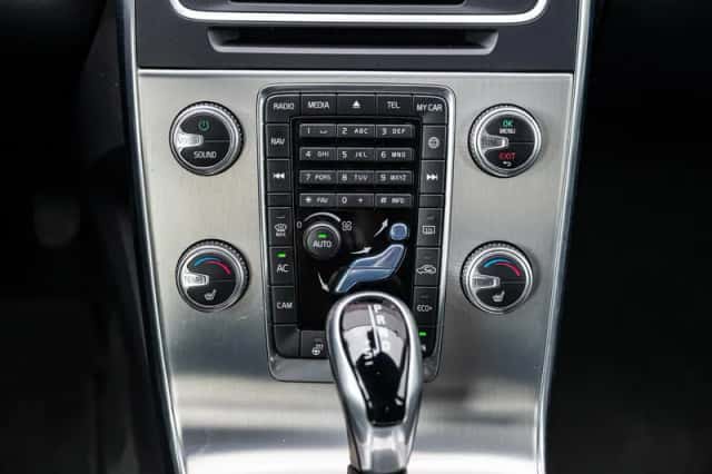 Volvo S60 (2017) thumbnail 15