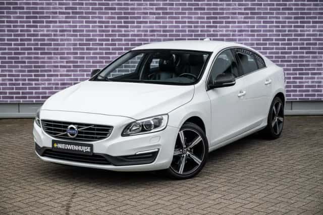 Volvo S60 (2017) thumbnail 16