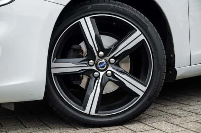 Volvo S60 (2017) thumbnail 30