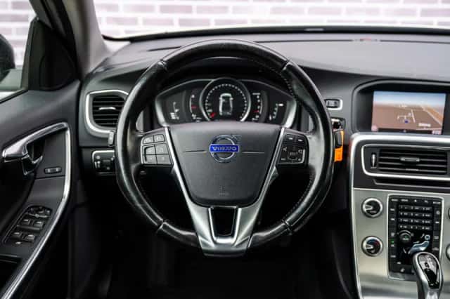 Volvo S60 (2017) thumbnail 5