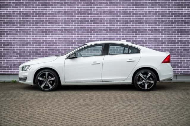 Volvo S60 (2017) thumbnail 6