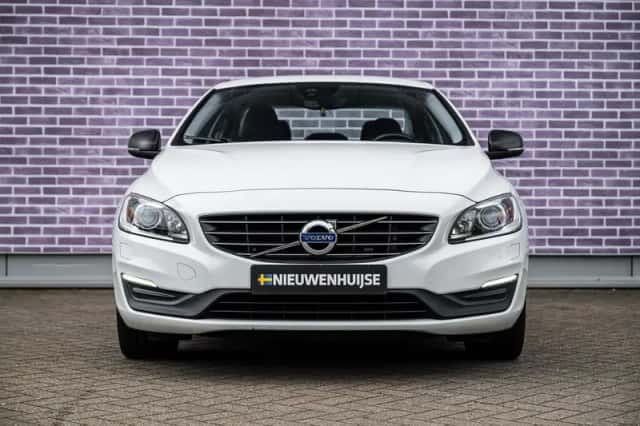 Volvo S60 (2017) thumbnail 10