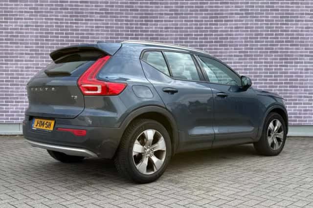 Volvo XC40 (2020) thumbnail 2
