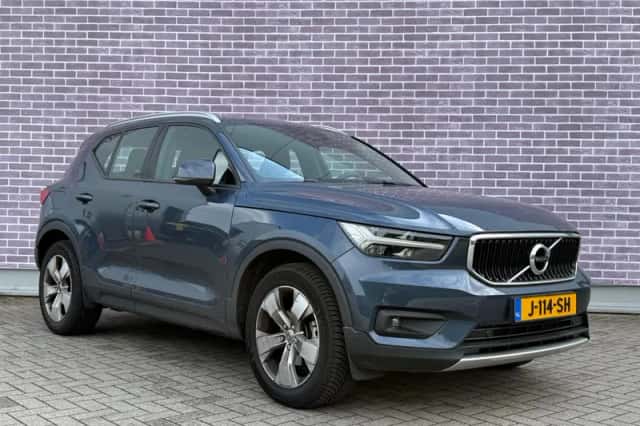 Volvo XC40 (2020) thumbnail 3