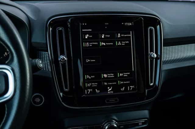 Volvo XC40 (2021) thumbnail 20
