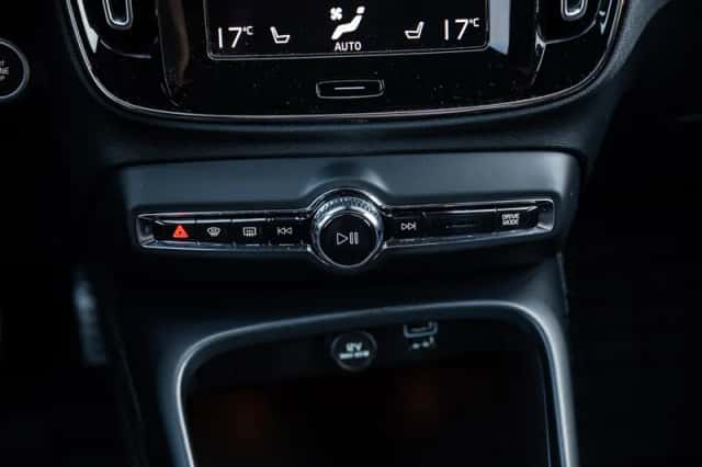 Volvo XC40 (2021) thumbnail 24