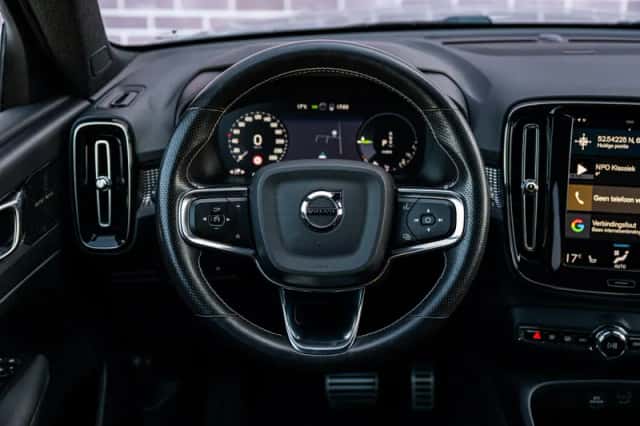 Volvo XC40 (2021) thumbnail 5