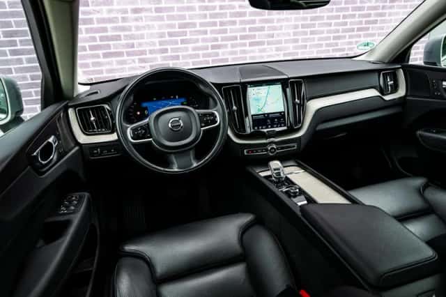 Volvo XC60 (2022) thumbnail 12
