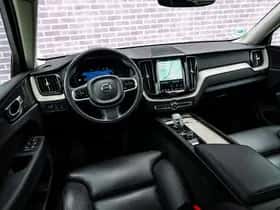 Volvo XC60 (2022) thumbnail 12