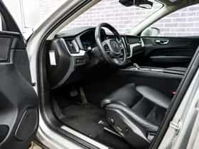 Volvo XC60 (2022) thumbnail 18