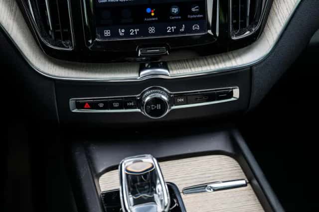 Volvo XC60 (2022) thumbnail 24