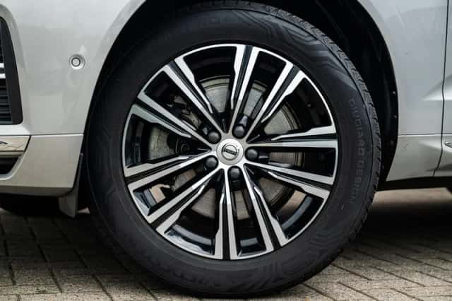 Volvo XC60 (2022) thumbnail 38