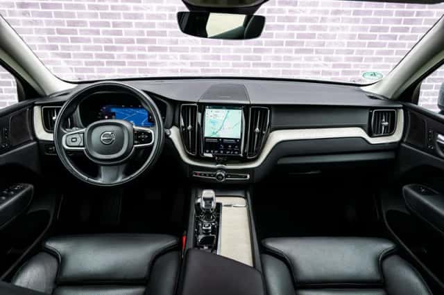 Volvo XC60 (2022) thumbnail 6