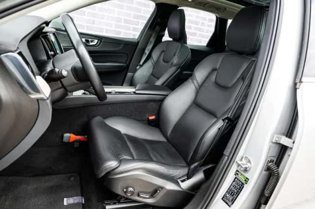 Volvo XC60 (2022) thumbnail 7