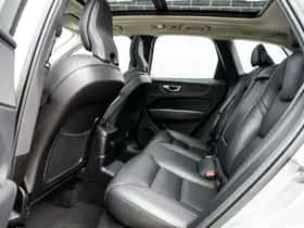 Volvo XC60 (2022) thumbnail 9