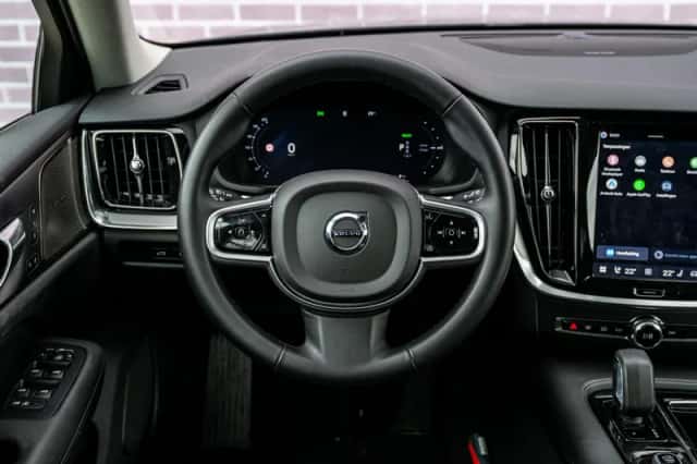 Volvo V60 (2025) thumbnail 3