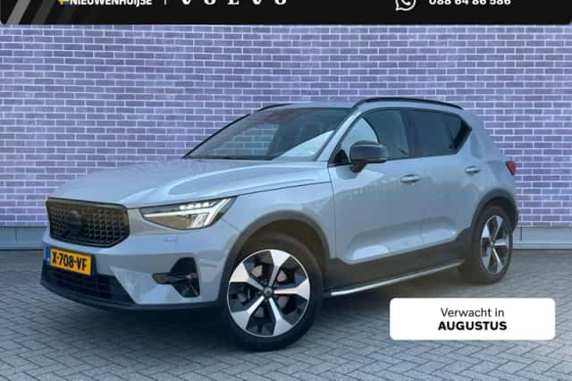 Volvo XC40 (2024) thumbnail 1