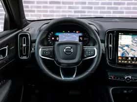 Volvo EX40 thumbnail 3