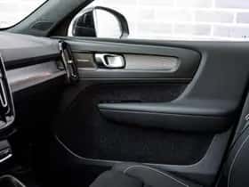 Volvo EX40 thumbnail 32