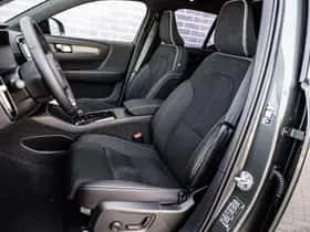 Volvo EX40 thumbnail 6