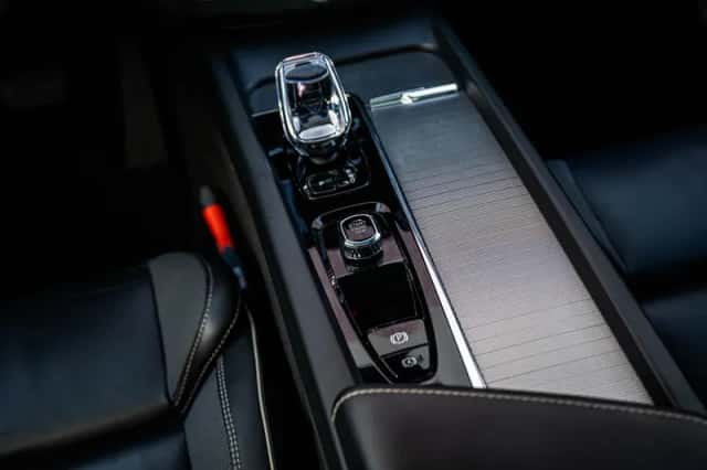 Volvo XC60 (2024) thumbnail 14